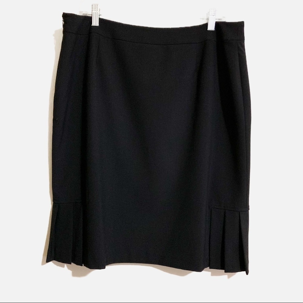 Tahari Arthur S. Levine ASL Henry Pencil Black Skirt. Size 14